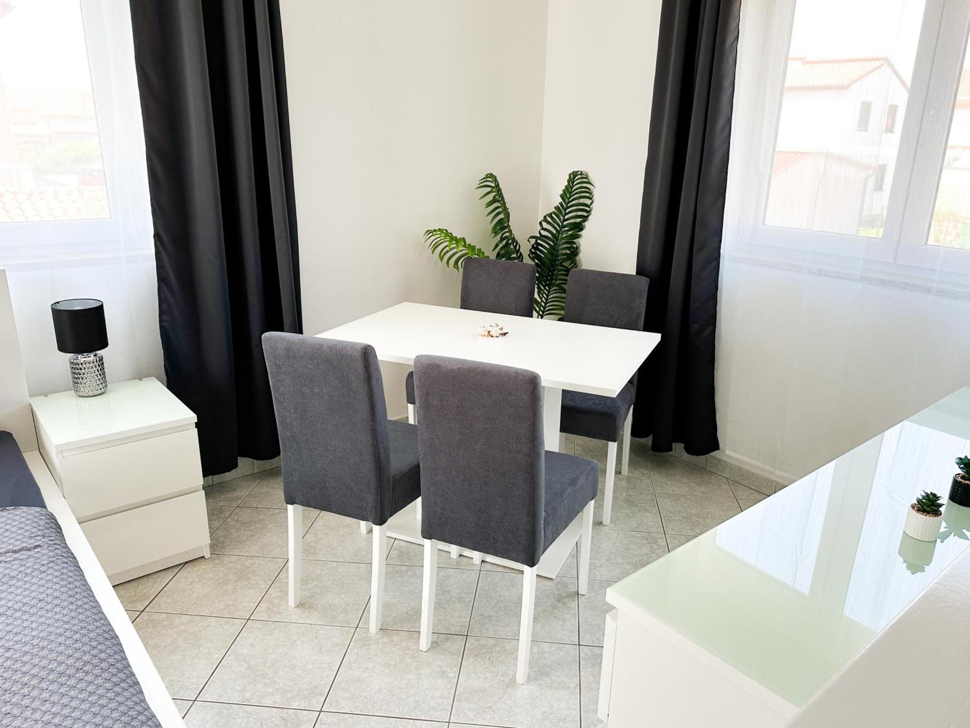 Sunside Apartments Пула Экстерьер фото